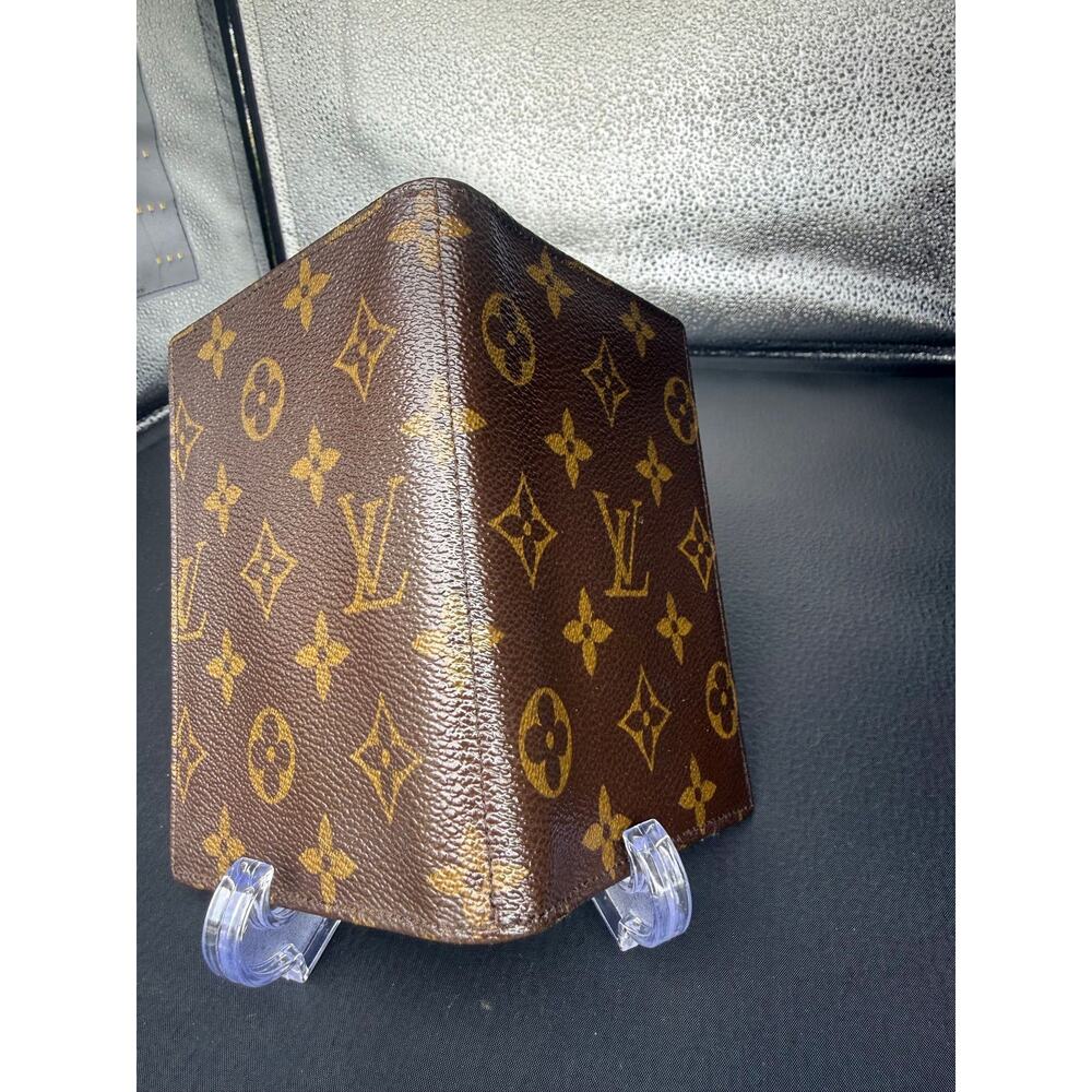 Louis Vuitton vintage passport holder - Picture 2 of 12
